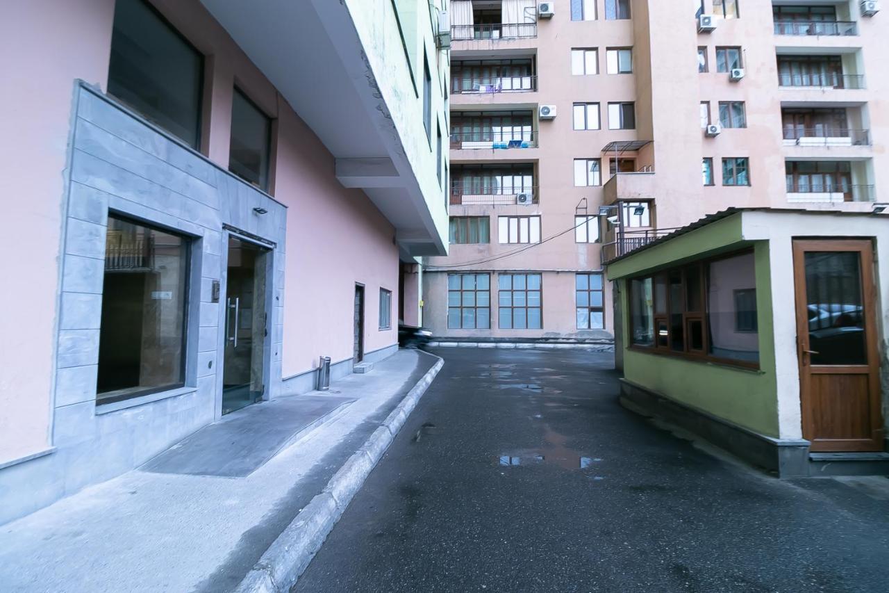 Stay Inn Apartments At Buzand 13 Street Erivan Dış mekan fotoğraf